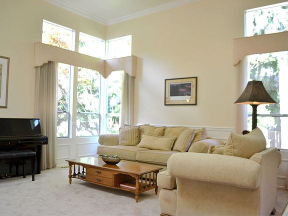 4th image of 21519 NE 9th Pl