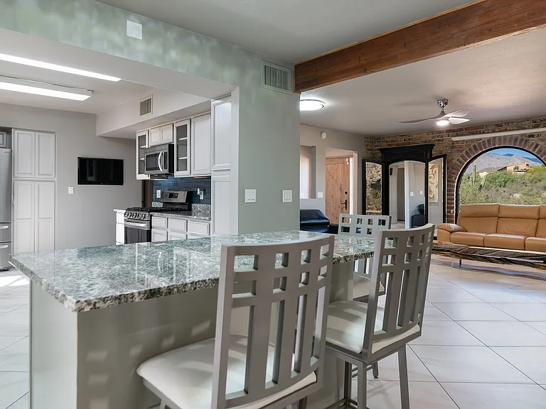 1101 W Roller Coaster Rd — Photo 18
