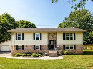 212 Hubbard Dr, Maryville, TN 37804