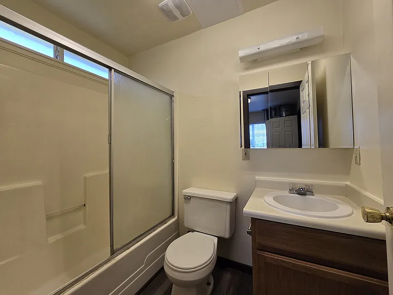 524 Main St — Photo 13