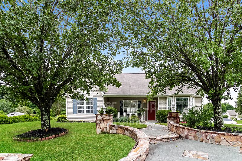 1st image of 1812 Lochwood Dr