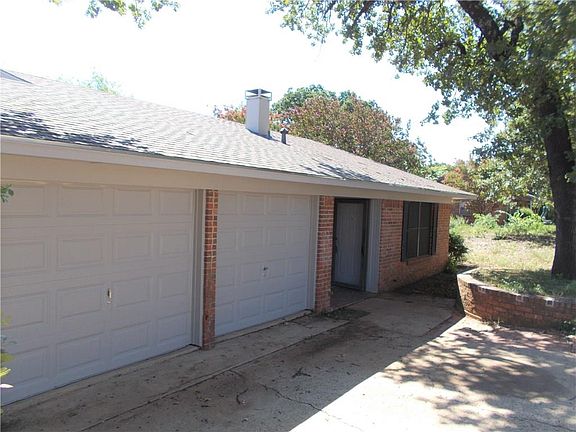 3rd image of 1000 Autumn Oak Dr
