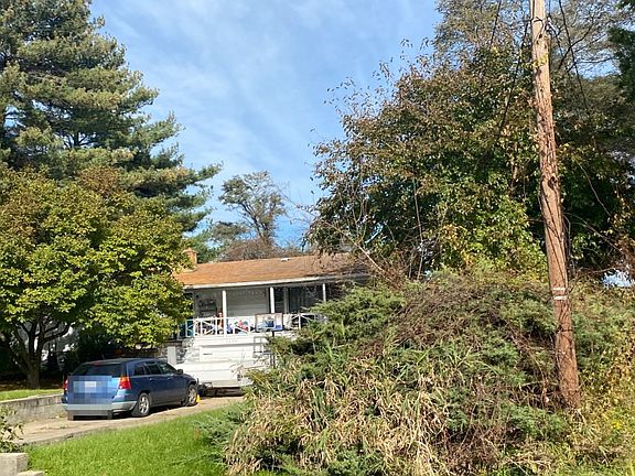 2nd image of 3229 Willo Dr