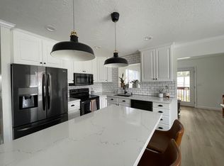 8216 S Valencia Pl, Sandy, UT 84093