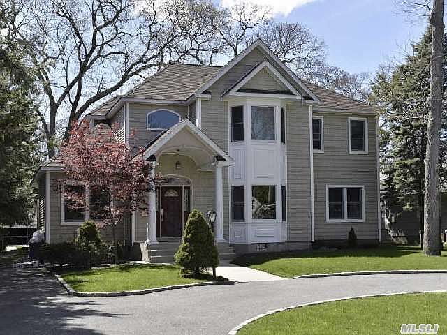 1st image of 14 Menasha Ln