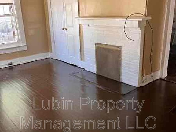 3rd image of 1500 Rayner St
