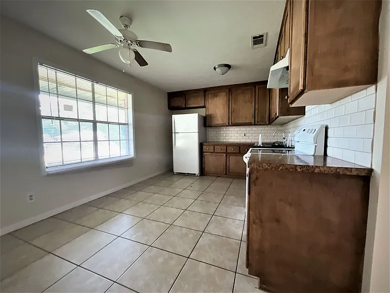 493 Nila Sue Dr — Photo 3