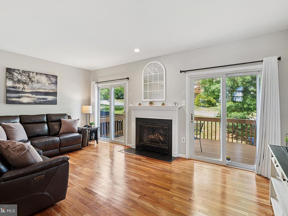 129 Knollwood Ct, Aston, PA 19014 | Zillow