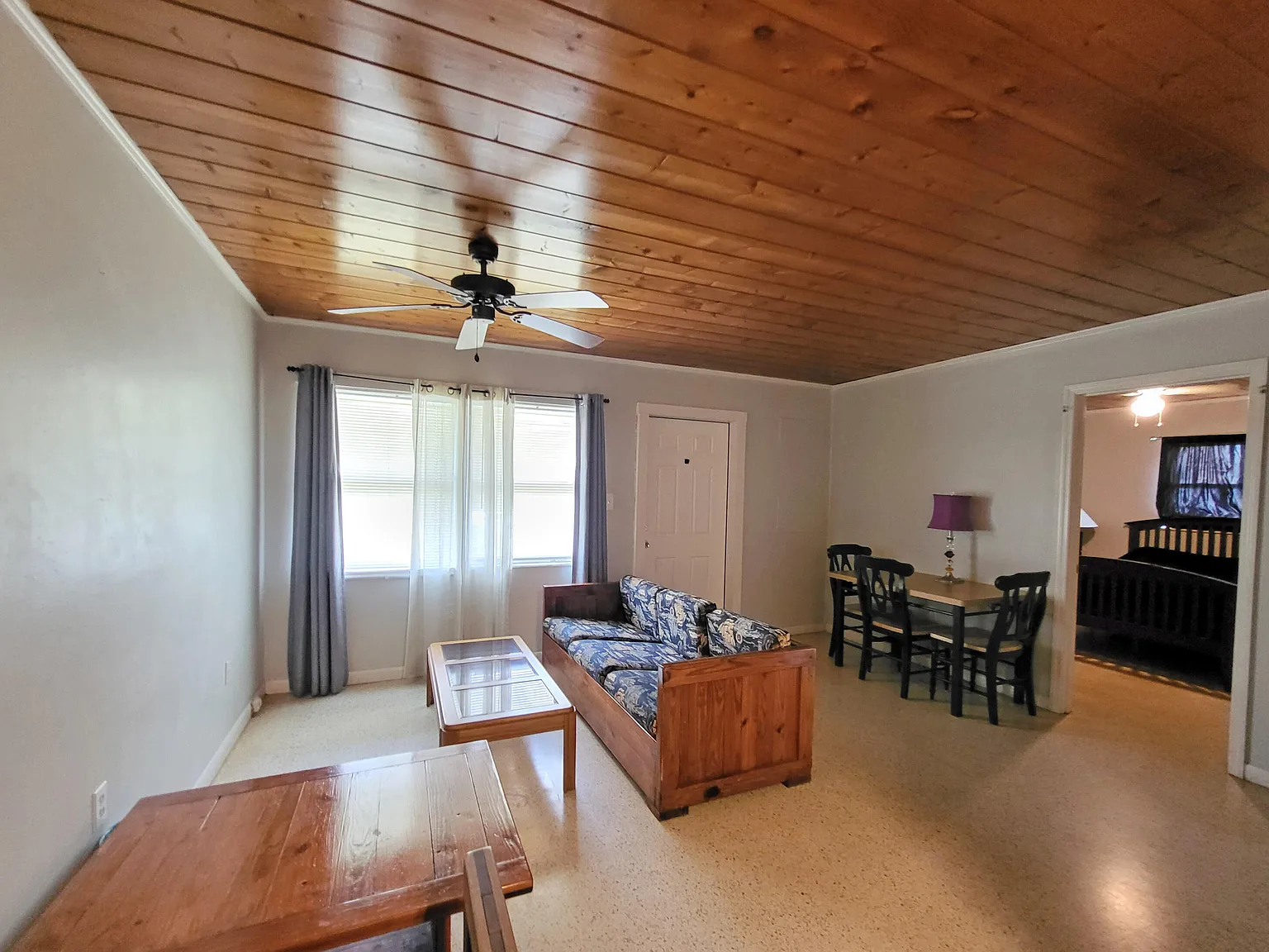 2 bed, 1.0 bath, 1000 sqft, $1,595 — Photo 2