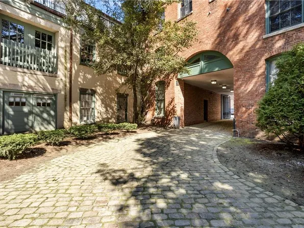 555 S Water St APT 230, Providence, RI 02903