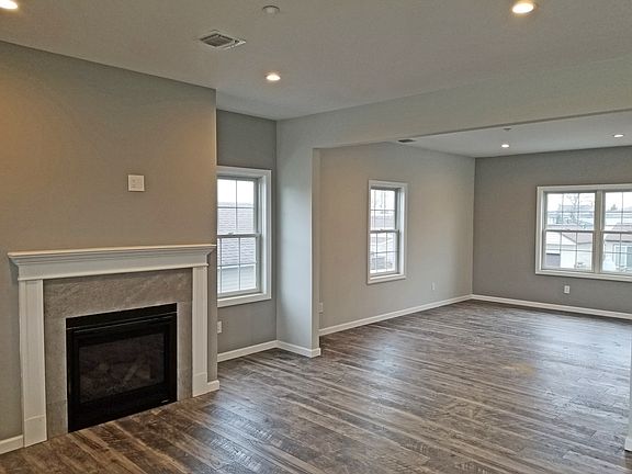 4th image of 615 Miller Ave