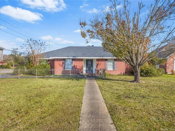 4421 Autumnwood Ln, Lake Charles, LA 70605