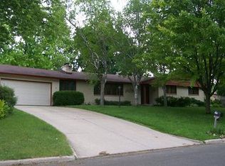 327 S Woodland Dr, Whitewater, WI 53190