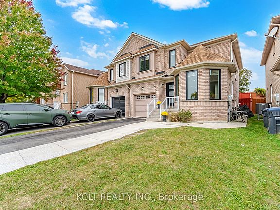 4th image of 34 Saddleback Sq