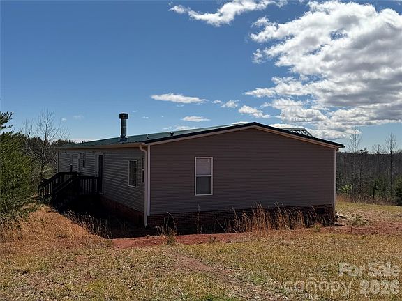 5th image of 304 Woodview Farm Trl