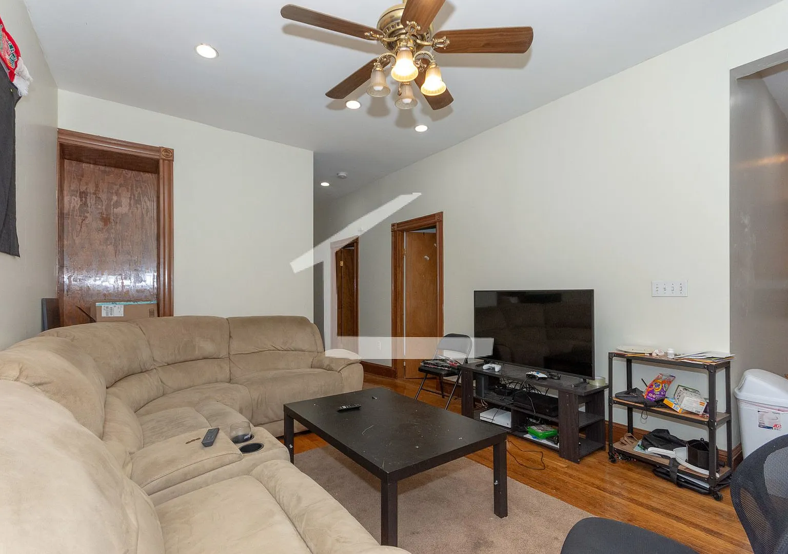 3bed 2bath unit in Brookline — Photo 1