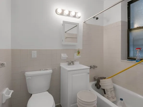 2410 Davidson Avenue image 9 of 11