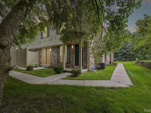 3368 Gingell Dr, Lake Orion, MI 48359