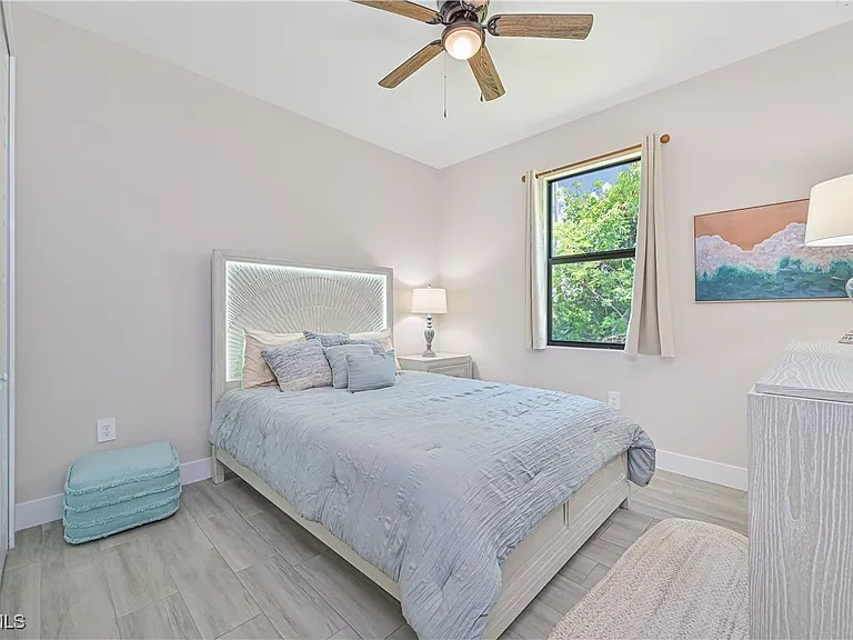 1137 SW 29th Ter — Photo 29