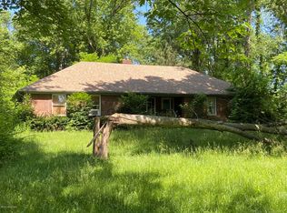 6402 Upper Hunters Trce, Louisville, KY 40216