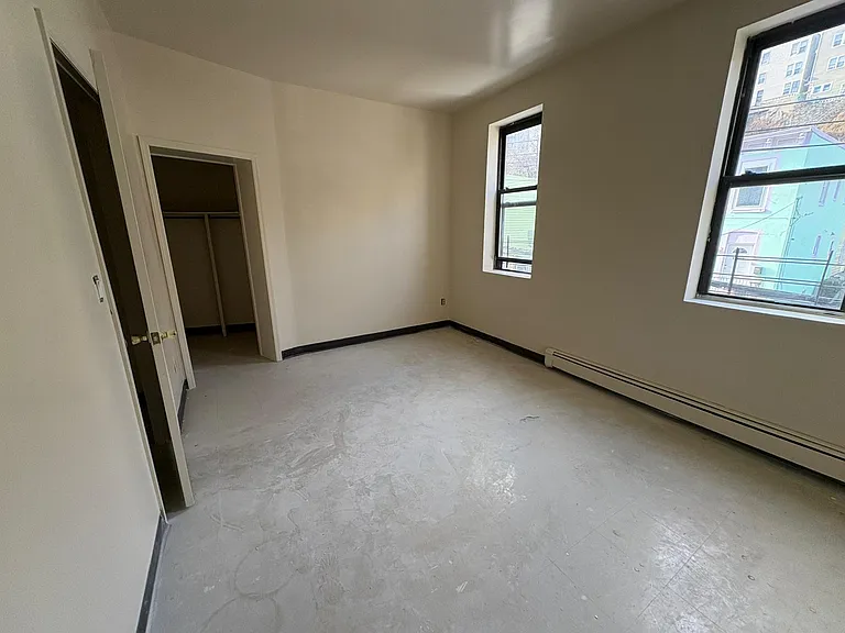 142 Orchard St — Photo 1