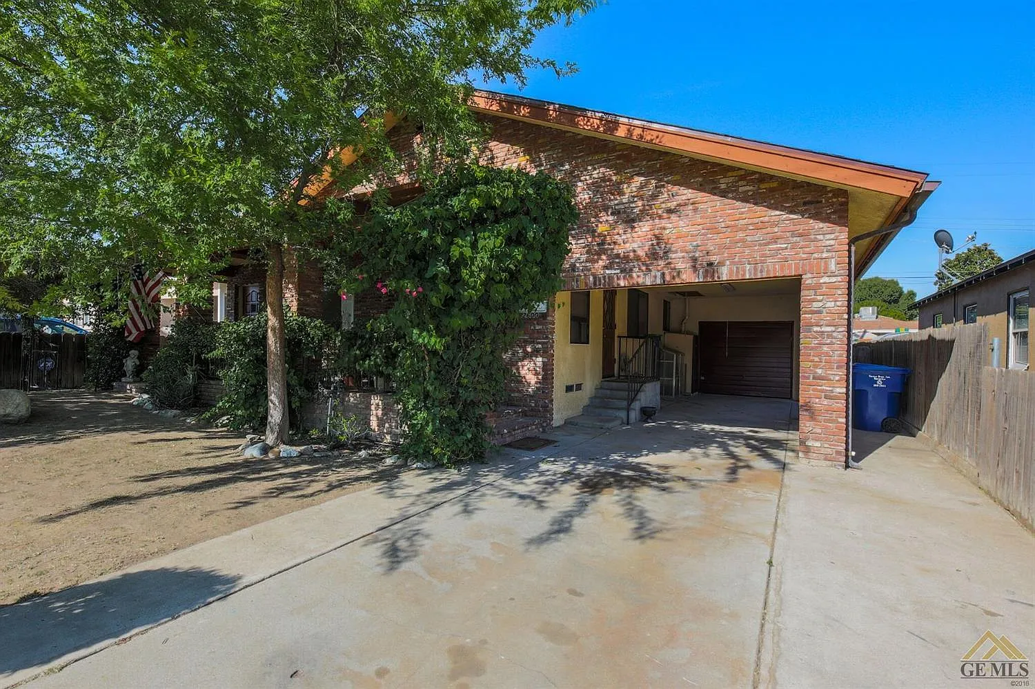 2600 Charleston Dr photo 1