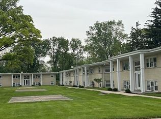 1032 E Division St APT C, Lombard, IL 60148