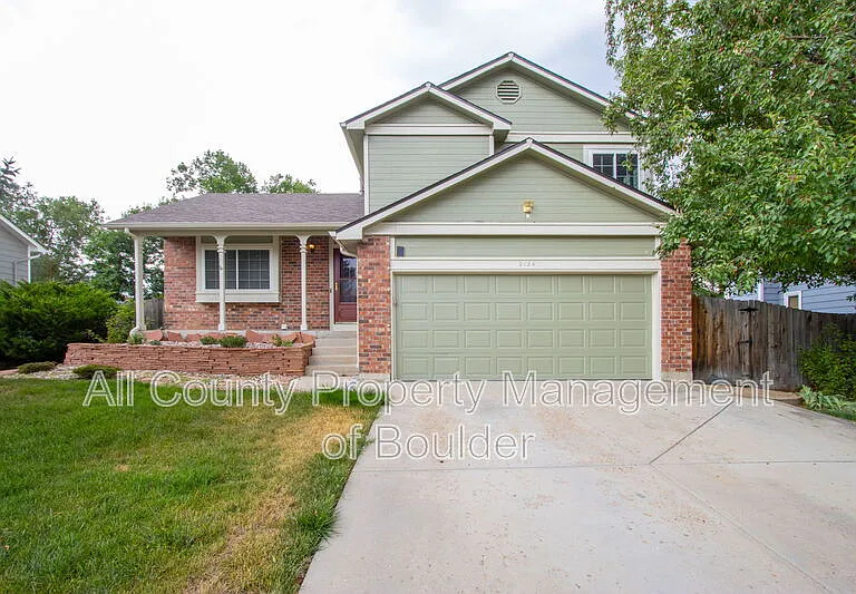 2124 Stuart St — Photo 1
