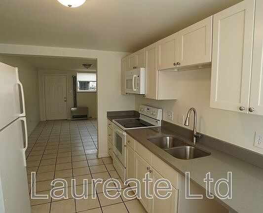 5th image of 1118 Rosemary St #3