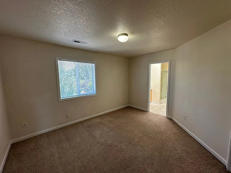 3324 Mia St NE — Photo 17