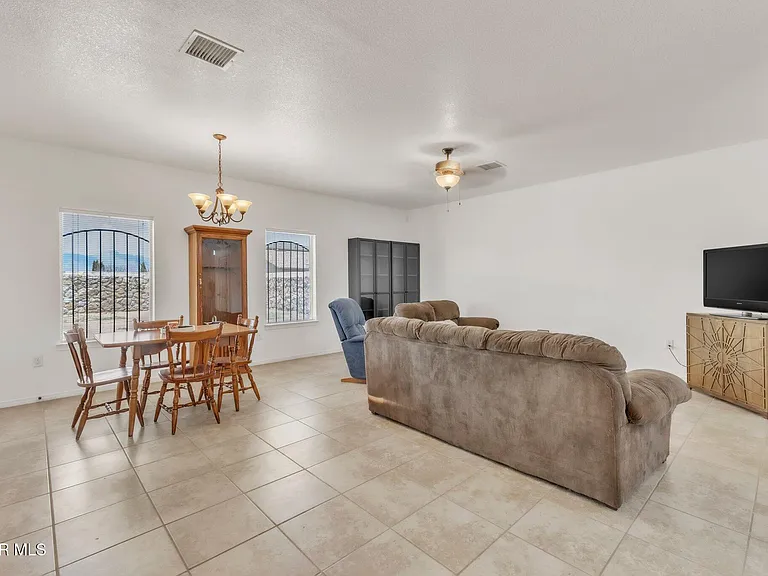 7359 Burntside Ln — Photo 5