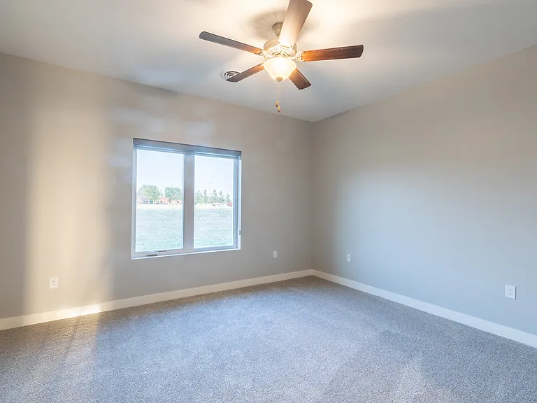 711 Lancelot Dr N #1 — Photo 33