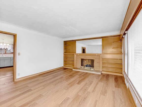 4th image of 1163 Shryer Ave W