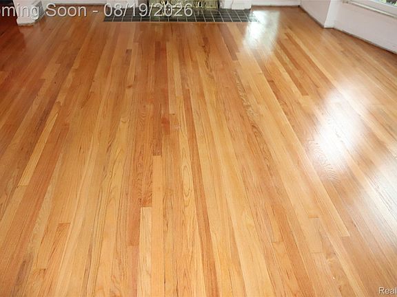5th image of 18946 Cherrylawn St
