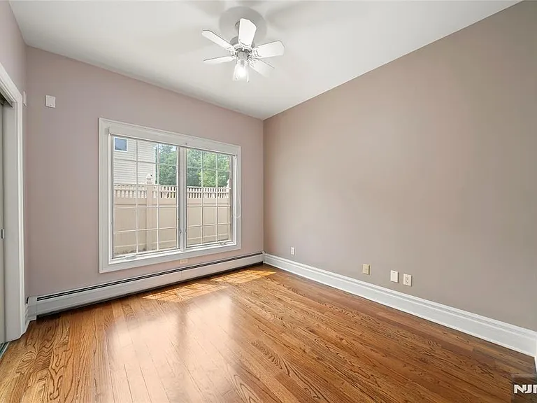 351 White Ave — Photo 16