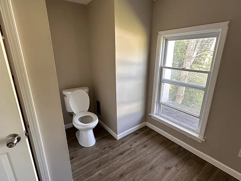 84 Frederick St — Photo 12