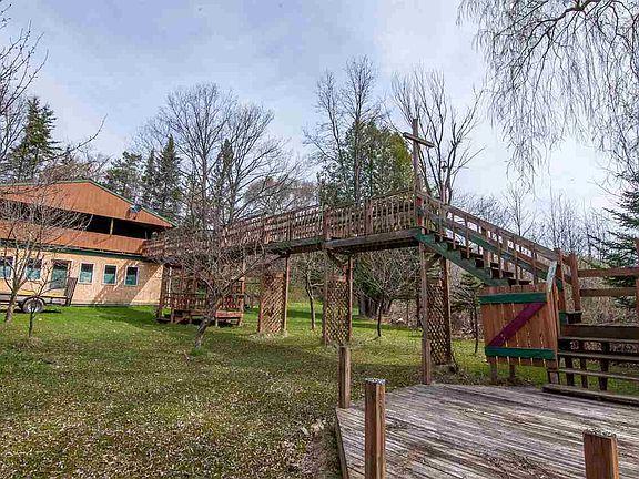 4th image of 1832 Oconto Ave