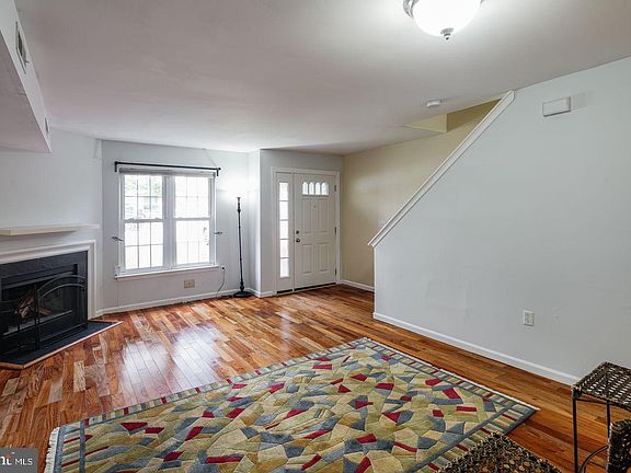 5th image of 3332 Wiehle St