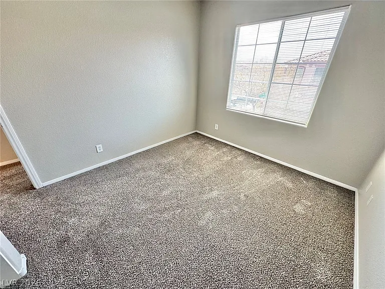 6012 Traviata Ave — Photo 27