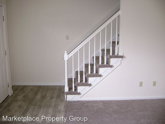4th image of 432 Old Forge Dr