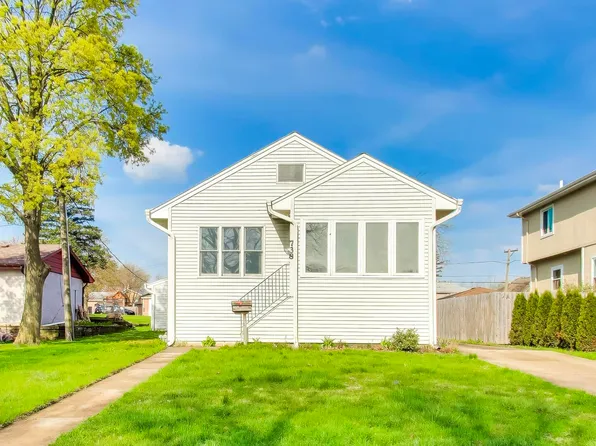 738 S Yale Ave, Villa Park, IL 60181