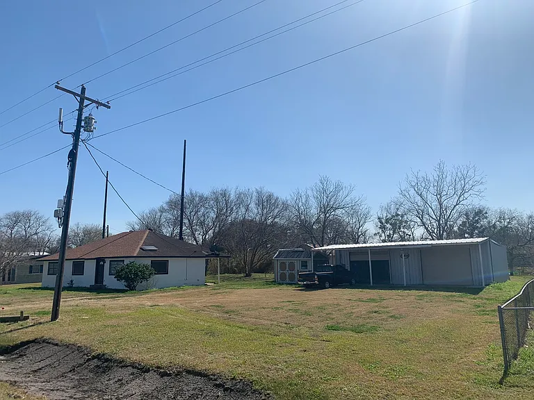 10704 State Highway 185 S — Photo 50
