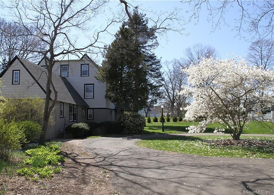 1st image of 8 Blackstone Ave
