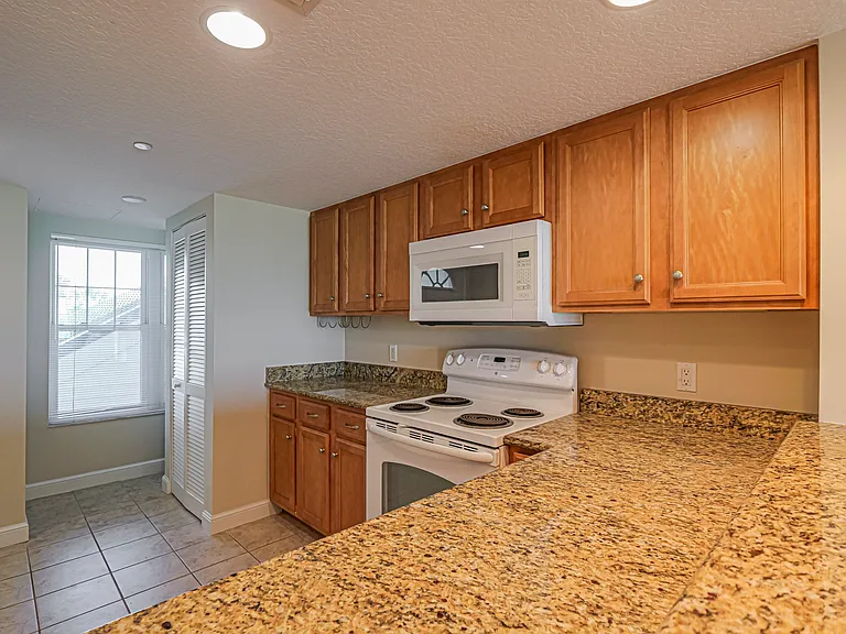 2700 Ocean Dr #208S — Photo 12