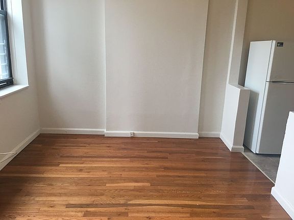 5th image of 2716 Hoyt Ave S APT 3R