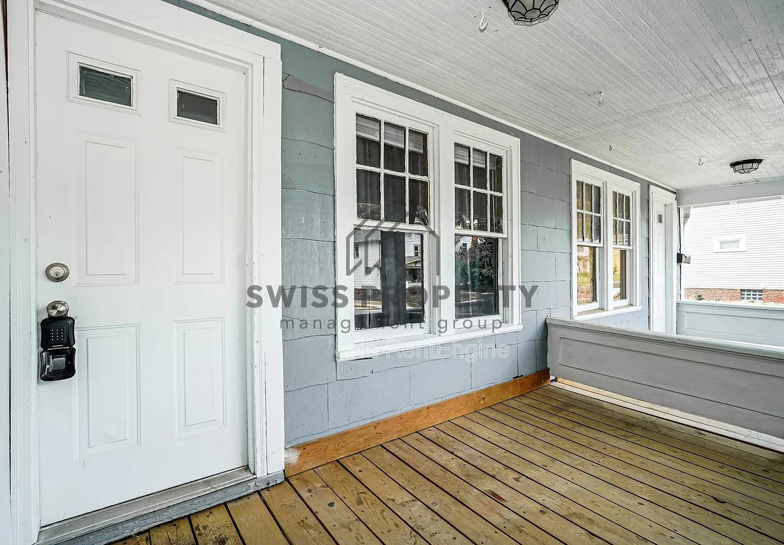 3 bed, 1.0 bath, $1,450 — Photo 2