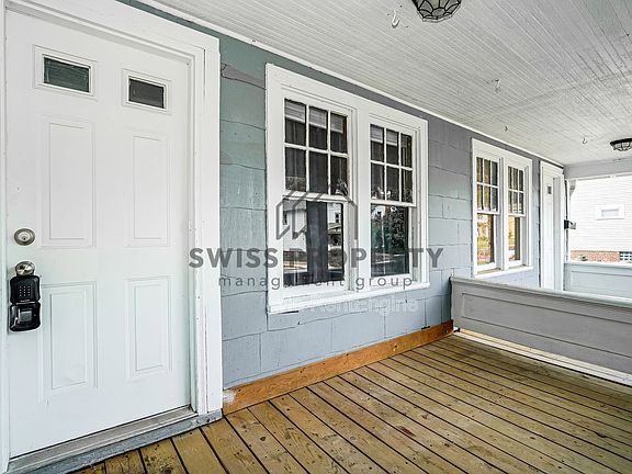 2nd image of 1339 E Kossuth St