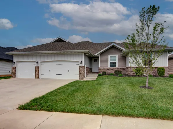 1853 S Lullwood Avenue, Springfield, MO 65802