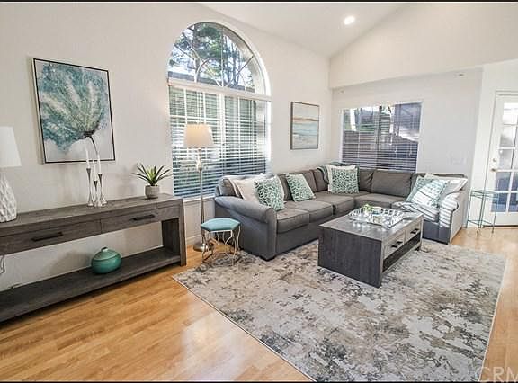 3rd image of 47 Wisteria Pl