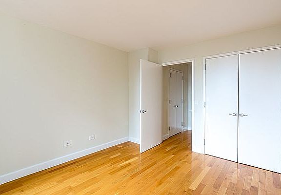 5th image of 235 W 48th St APT 32G